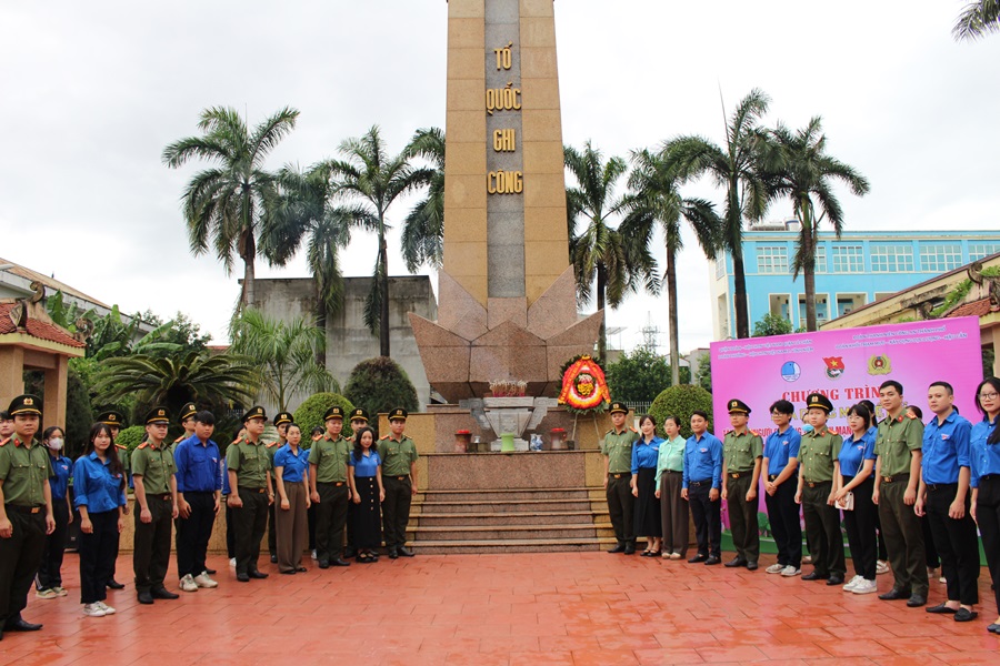 Đoàn thanh niên tổ chức chương trình 